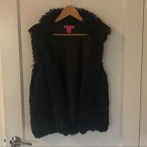Betsey Johnson faux fur vest, Size L